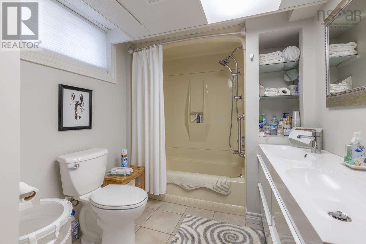 Property 34 of 35 of 89 Pond Road