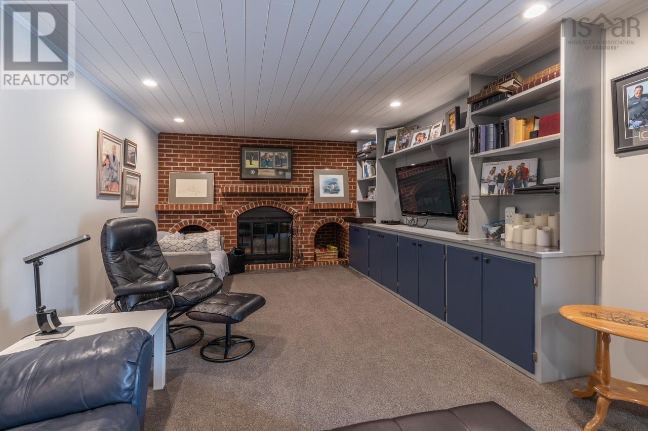 89 Pond Road - 31