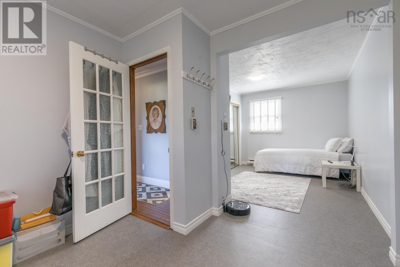 89 Pond Road - 25