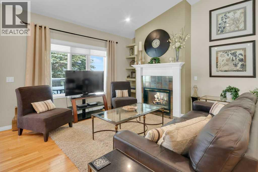 Single Family House Bungalow for Sale in  Edgepark Villas NW Edgemont Calgary 