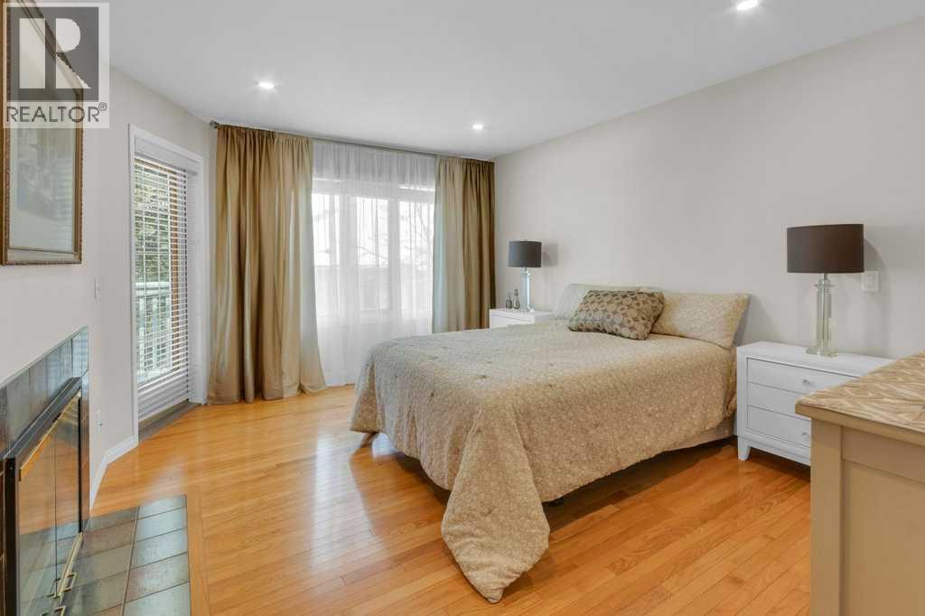 Single Family House Bungalow for Sale in  Edgepark Villas NW Edgemont Calgary 