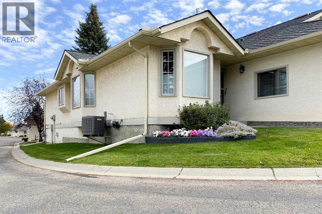 Single Family House Bungalow for Sale in  Edgepark Villas NW Edgemont Calgary 