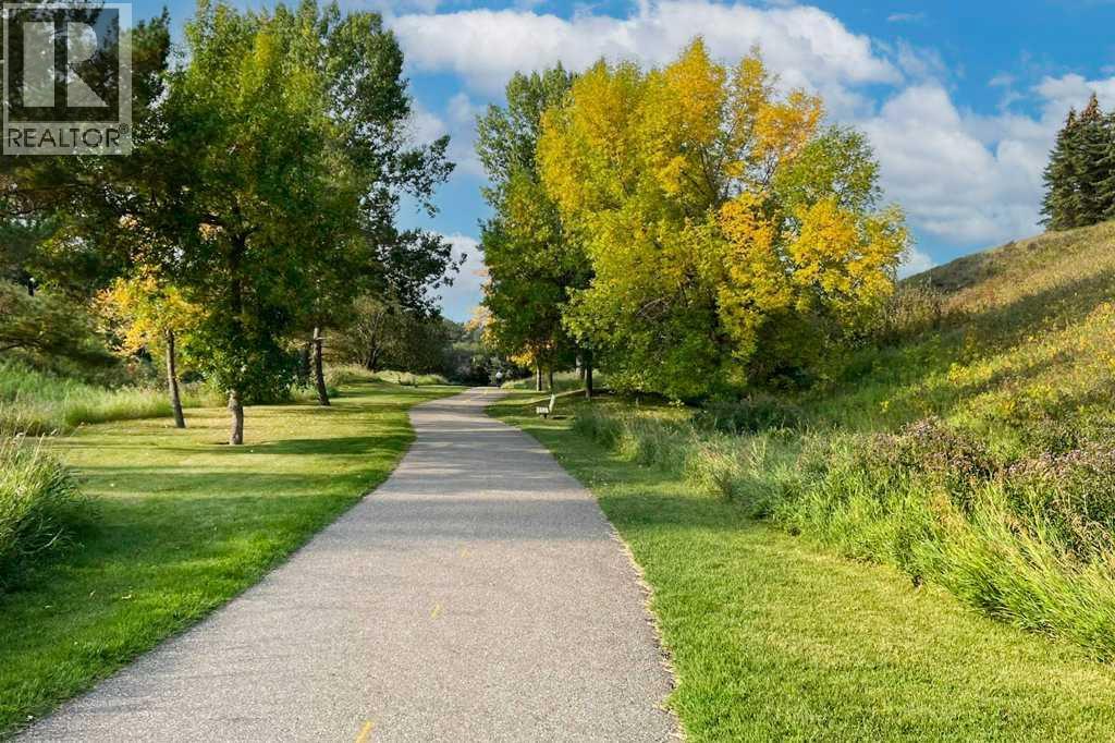 Single Family House Bungalow for Sale in  Edgepark Villas NW Edgemont Calgary 