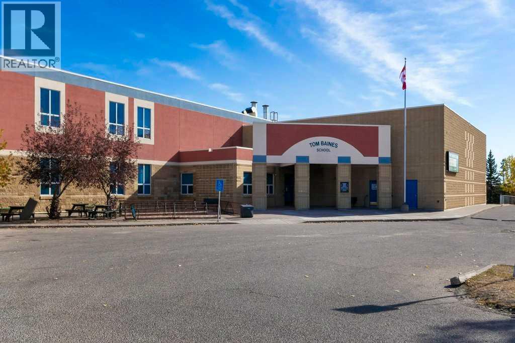 Single Family House Bungalow for Sale in  Edgepark Villas NW Edgemont Calgary 