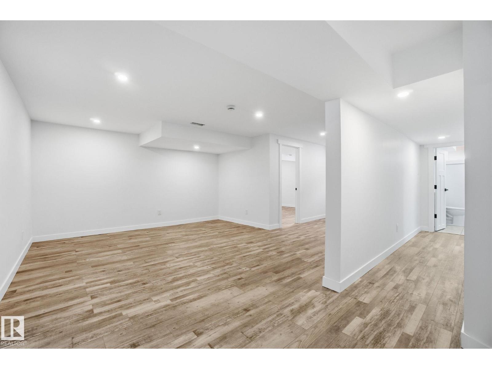7112 132 AV NW - 39