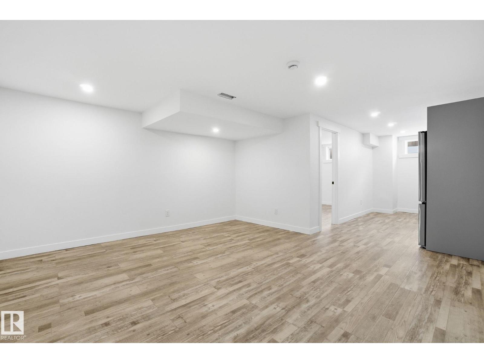 7112 132 AV NW - 41