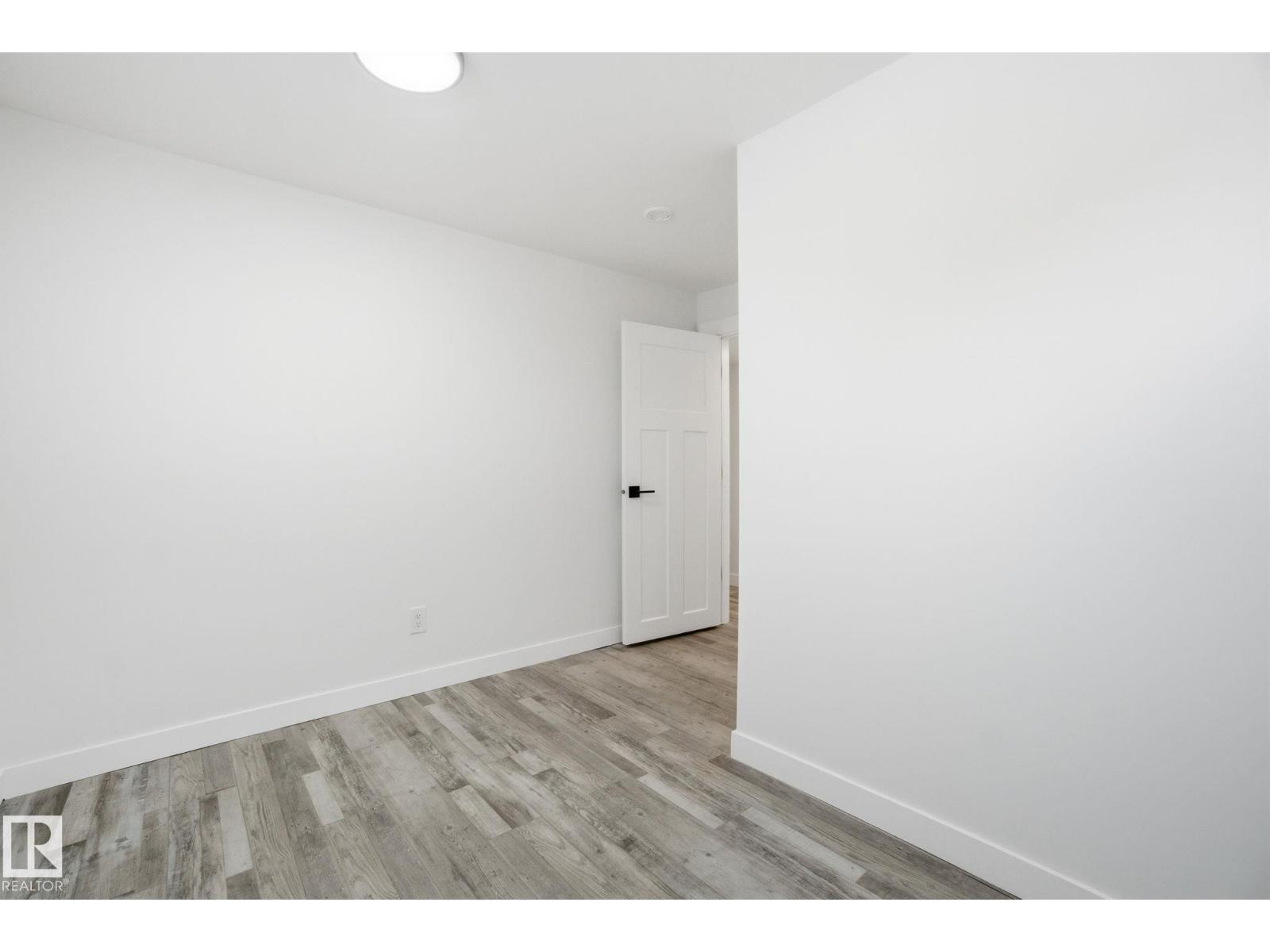 7112 132 AV NW - 58