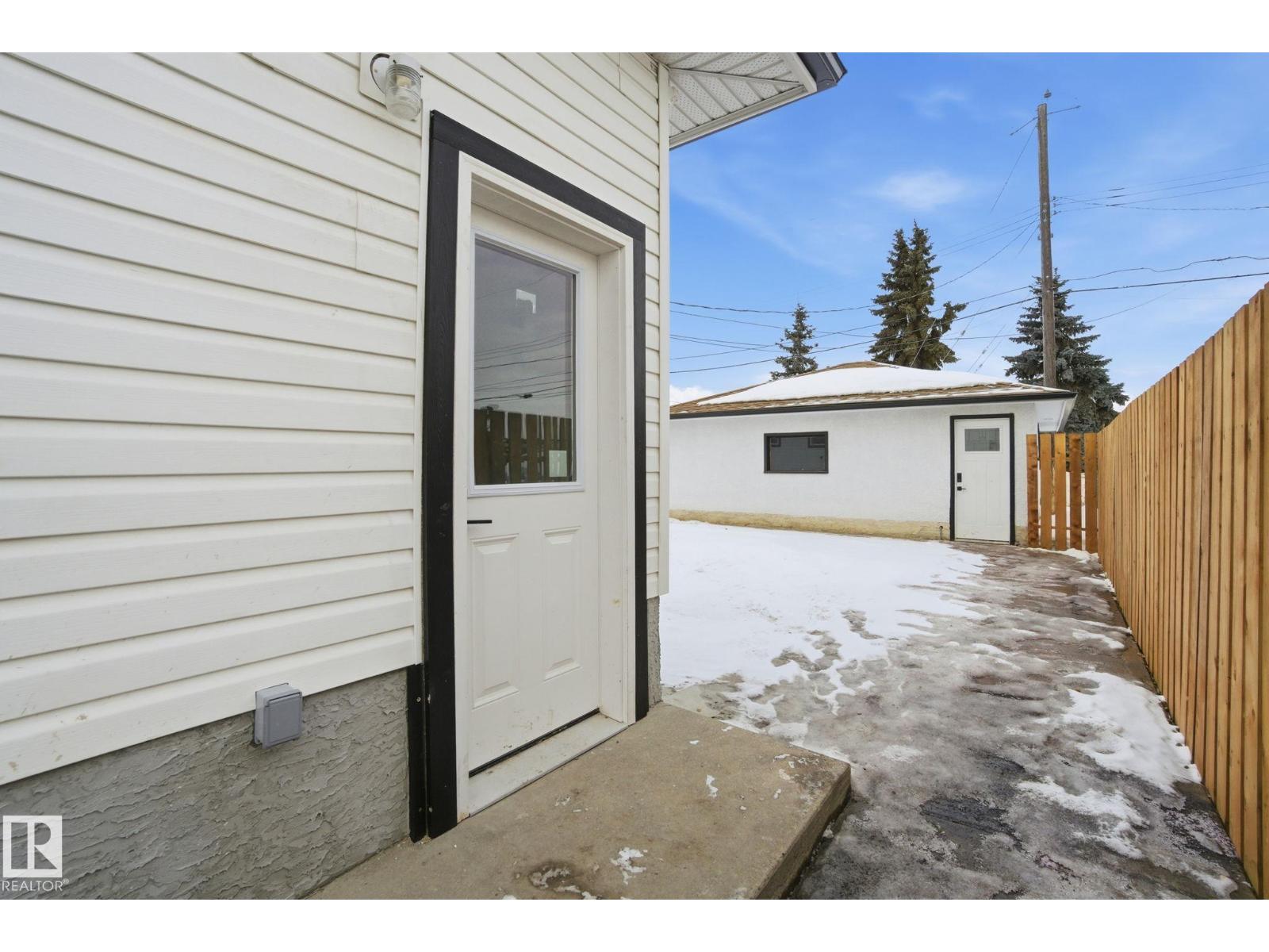 7112 132 AV NW - 70