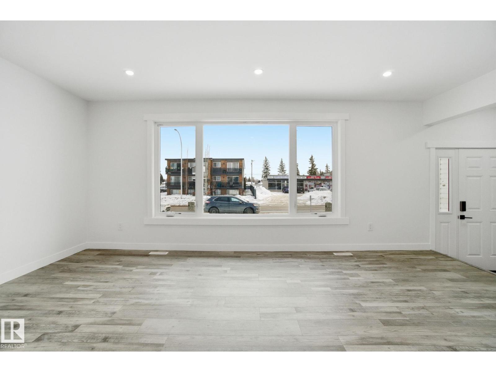 7112 132 AV NW - 9