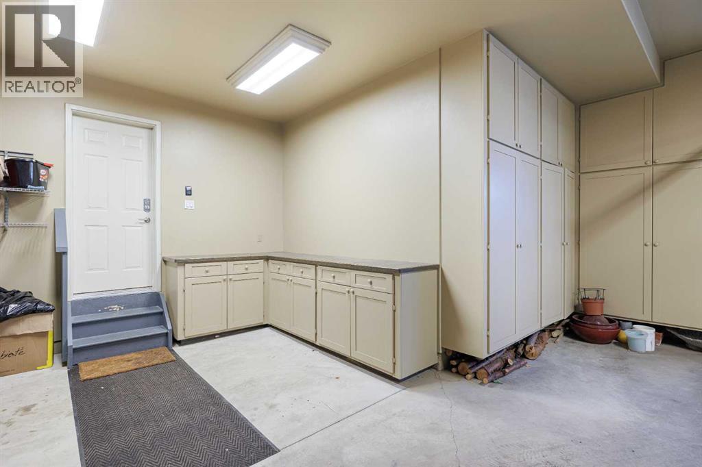 Single Family House for Sale in  Tusslewood Heights NW Tuscany Calgary 