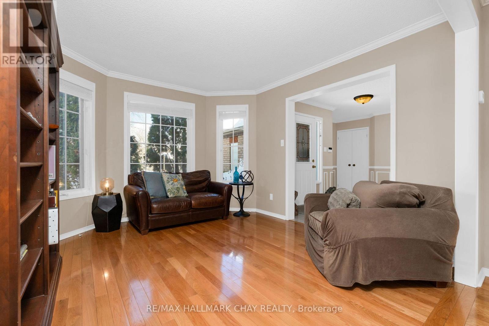 29 BENSON DRIVE - Photo 4 of 50, Barrie (Sandy Hollow), Ontario