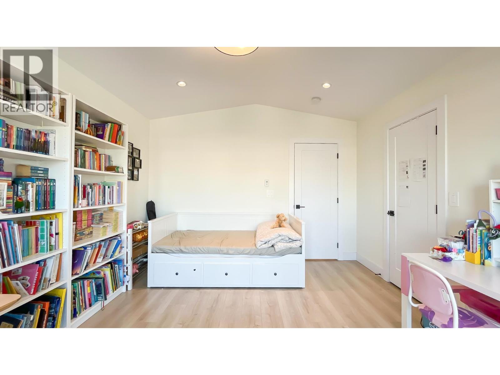 5086 MANOR STREET, Burnaby