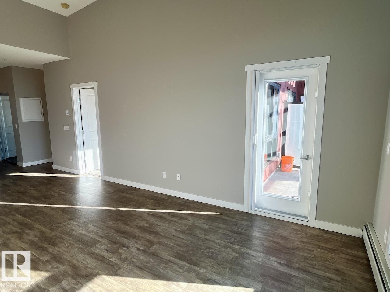 #407 12804 140 AV NW - 12