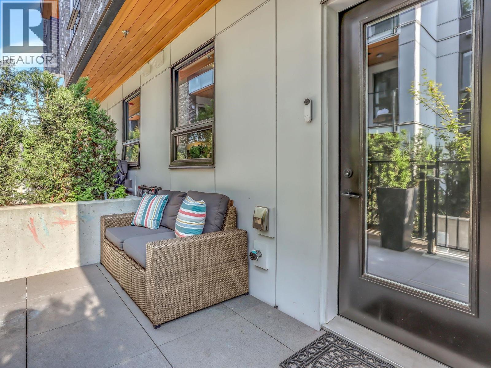 3 83 MOODY STREET, Port Moody