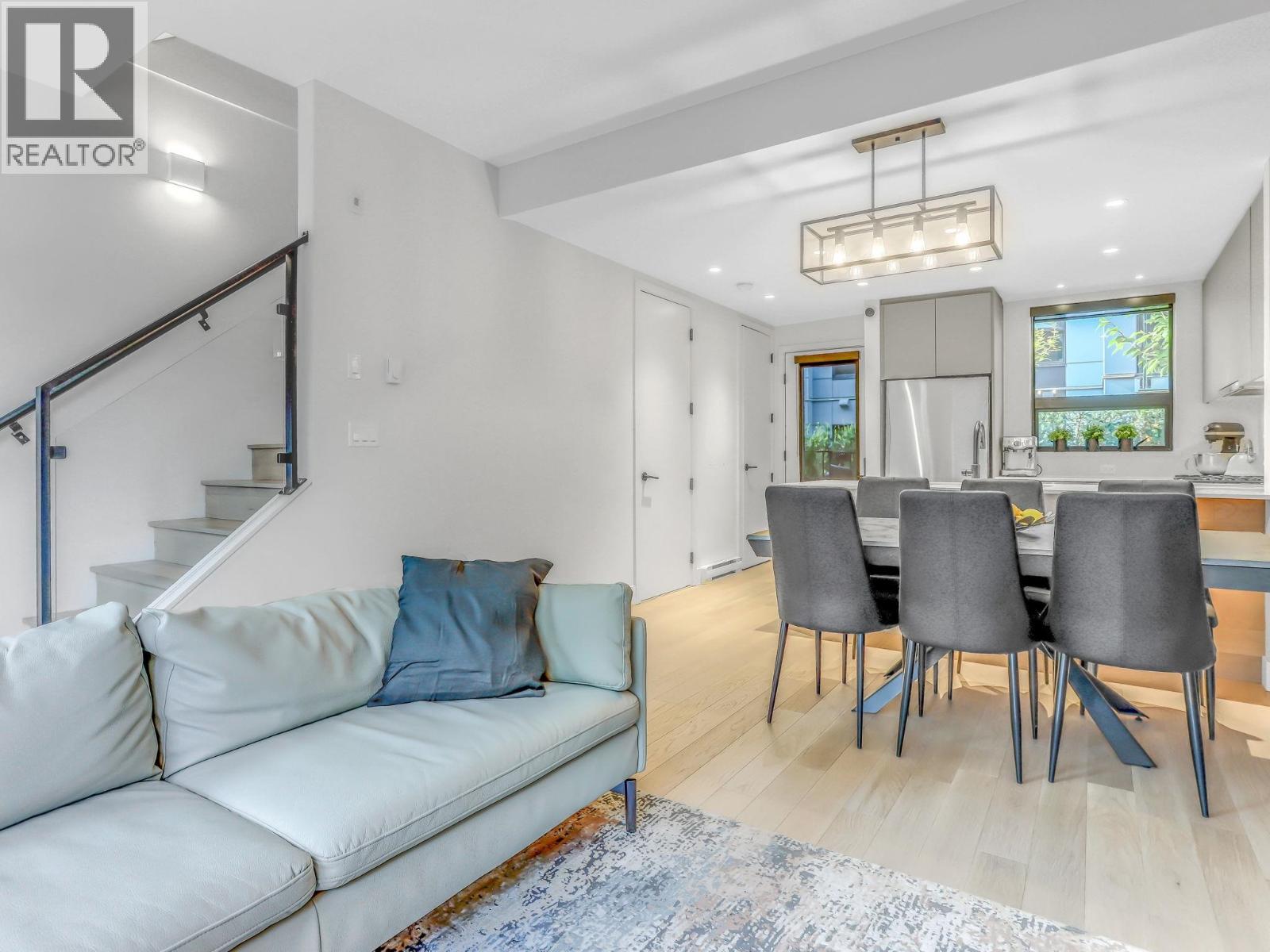 3 83 MOODY STREET, Port Moody