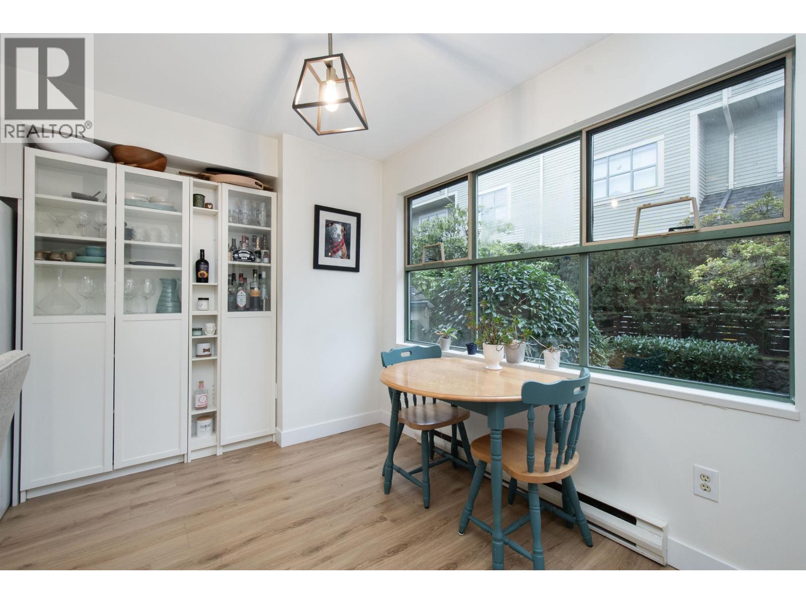 5 229 E 8TH STREET, North Vancouver