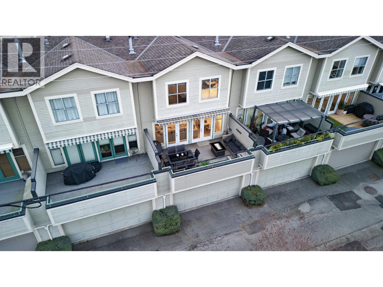 5 229 E 8TH STREET, North Vancouver