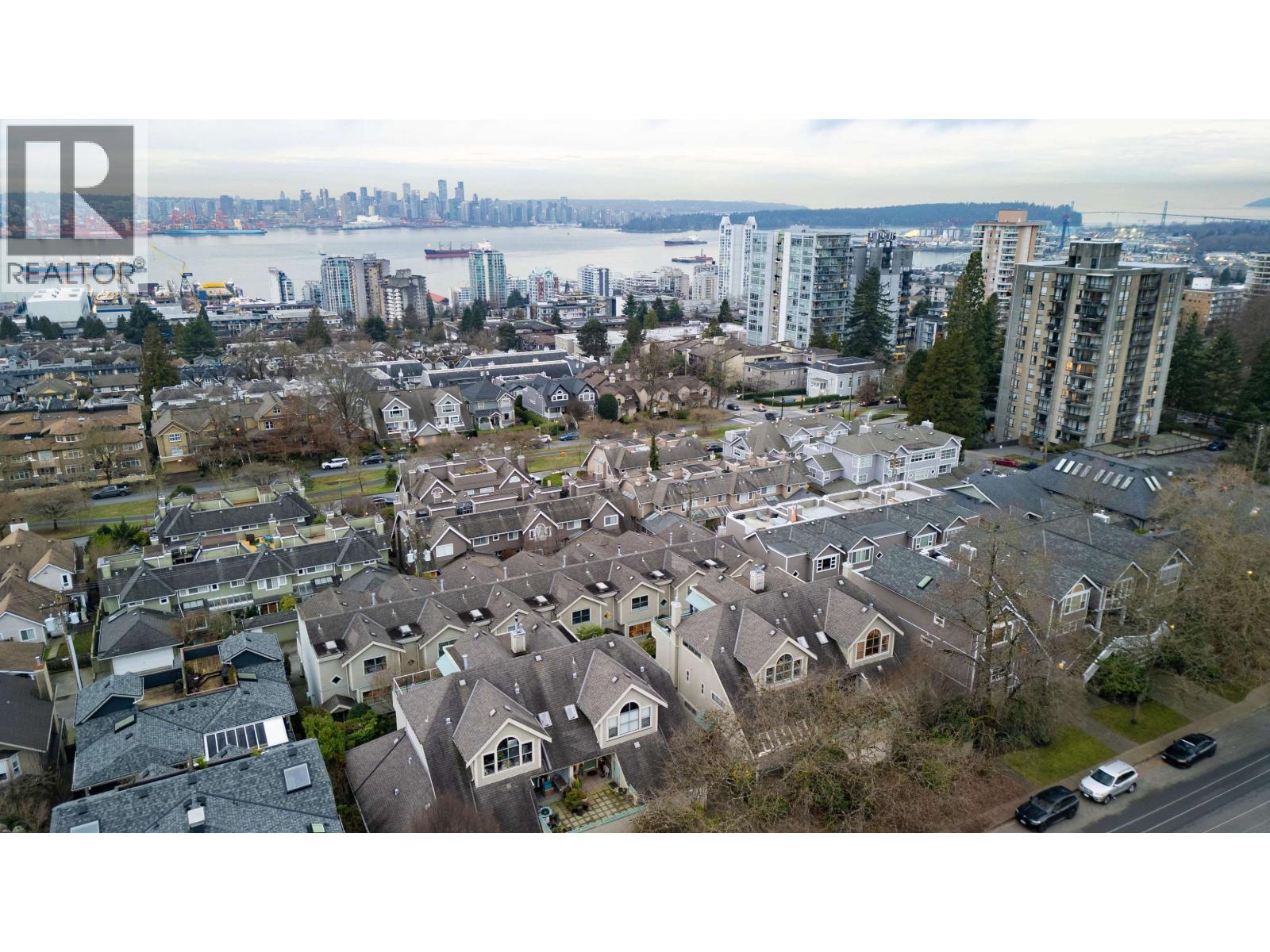 5 229 E 8TH STREET, North Vancouver