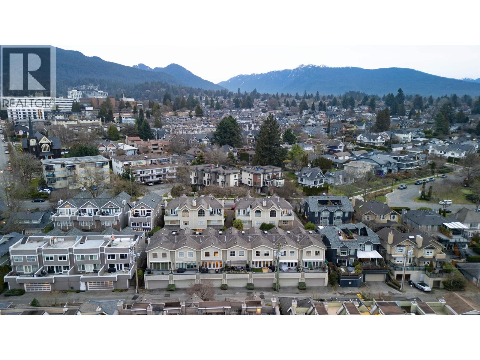 5 229 E 8TH STREET, North Vancouver