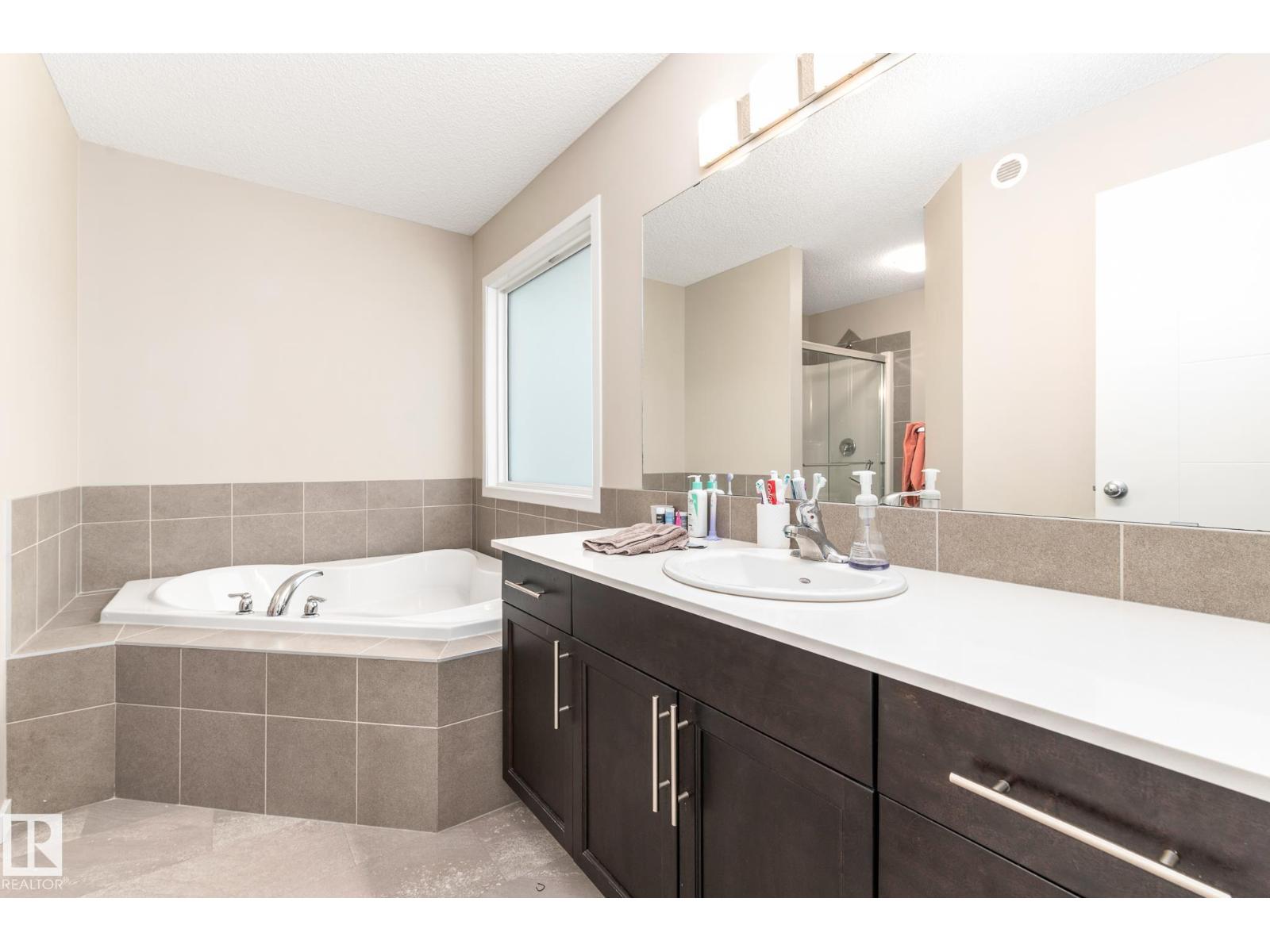 82 SPRUCE RIDGE DR, Spruce Grove