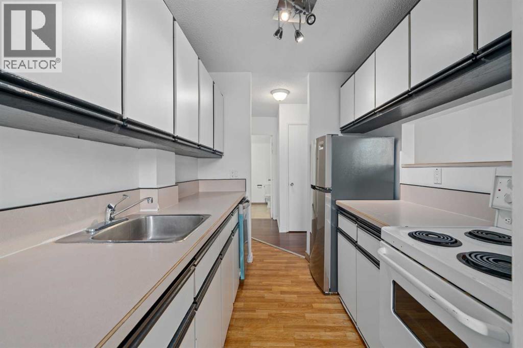 Single Family House for Sale in    Avenue NW Hillhurst Calgary 