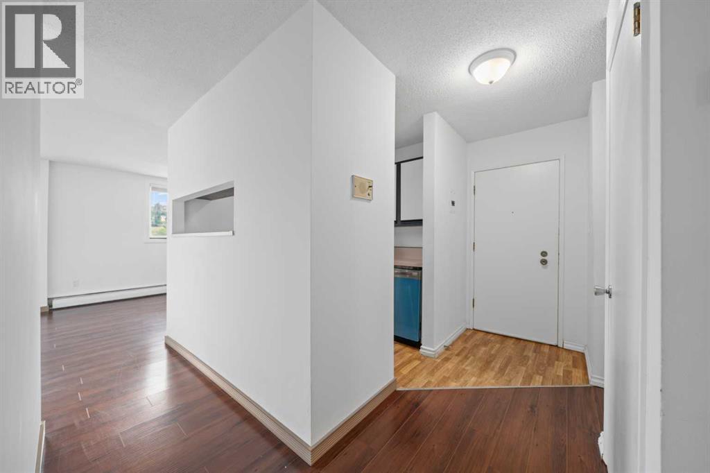 Single Family House for Sale in    Avenue NW Hillhurst Calgary 