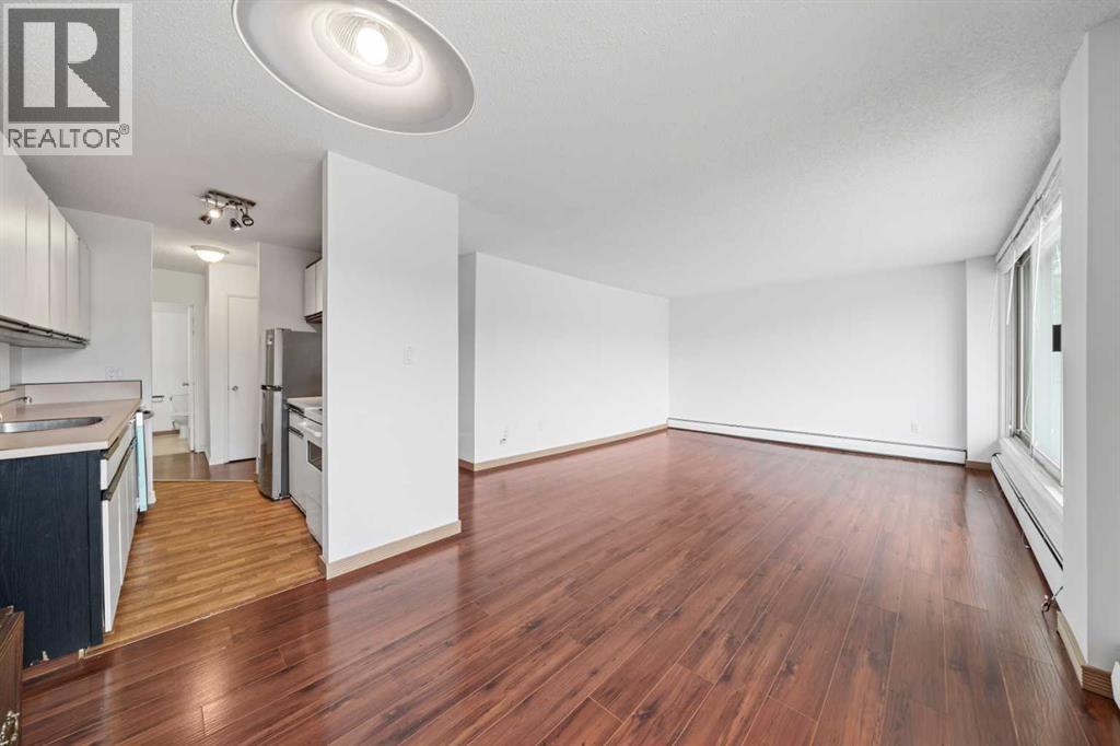 Single Family House for Sale in    Avenue NW Hillhurst Calgary 