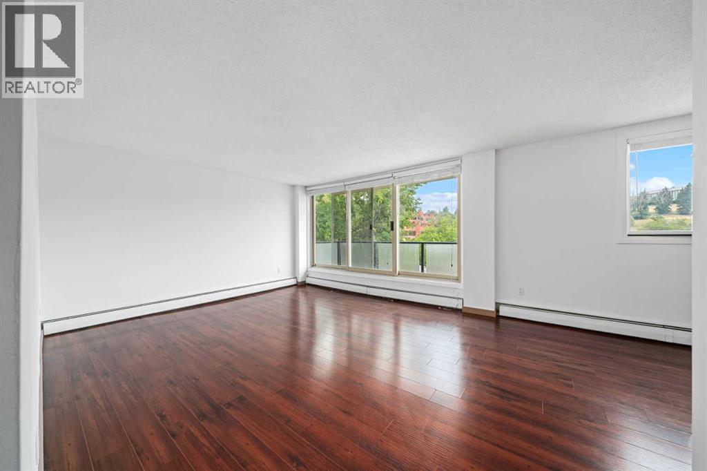 Single Family House for Sale in    Avenue NW Hillhurst Calgary 