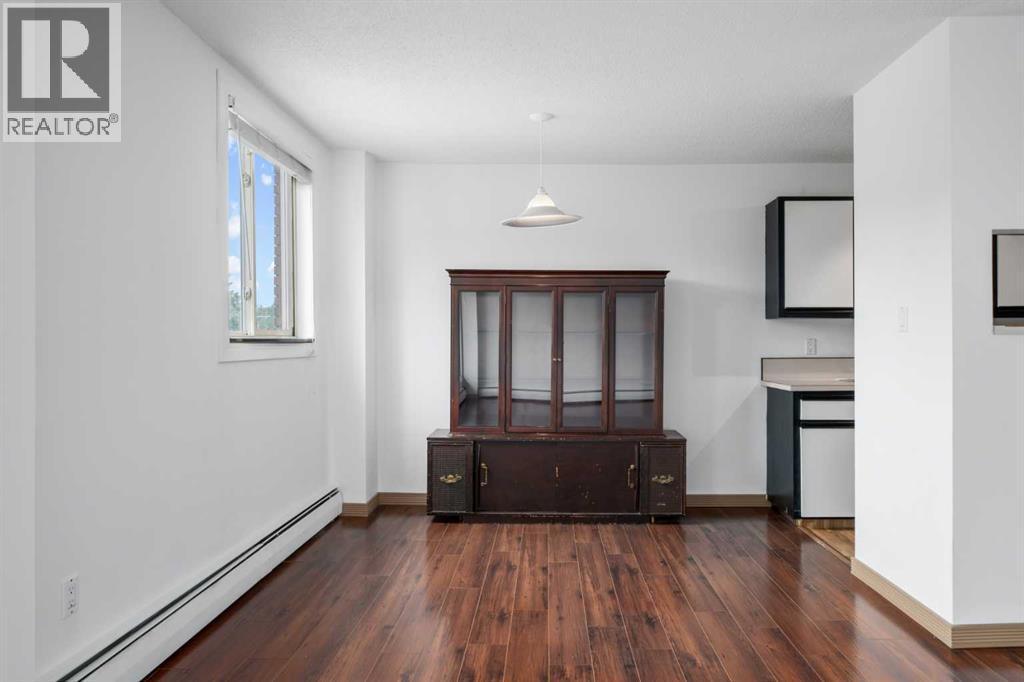 Single Family House for Sale in    Avenue NW Hillhurst Calgary 