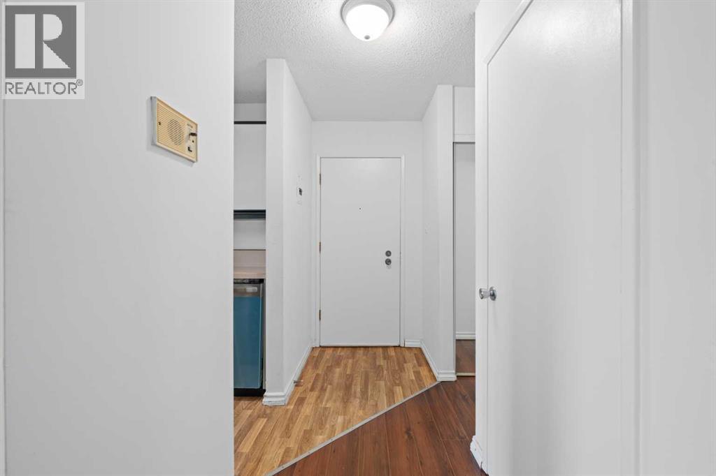 Single Family House for Sale in    Avenue NW Hillhurst Calgary 