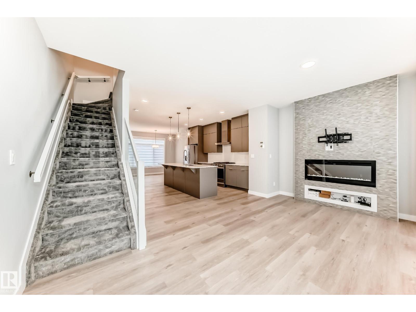 #30 50 EBONY BV, Sherwood Park