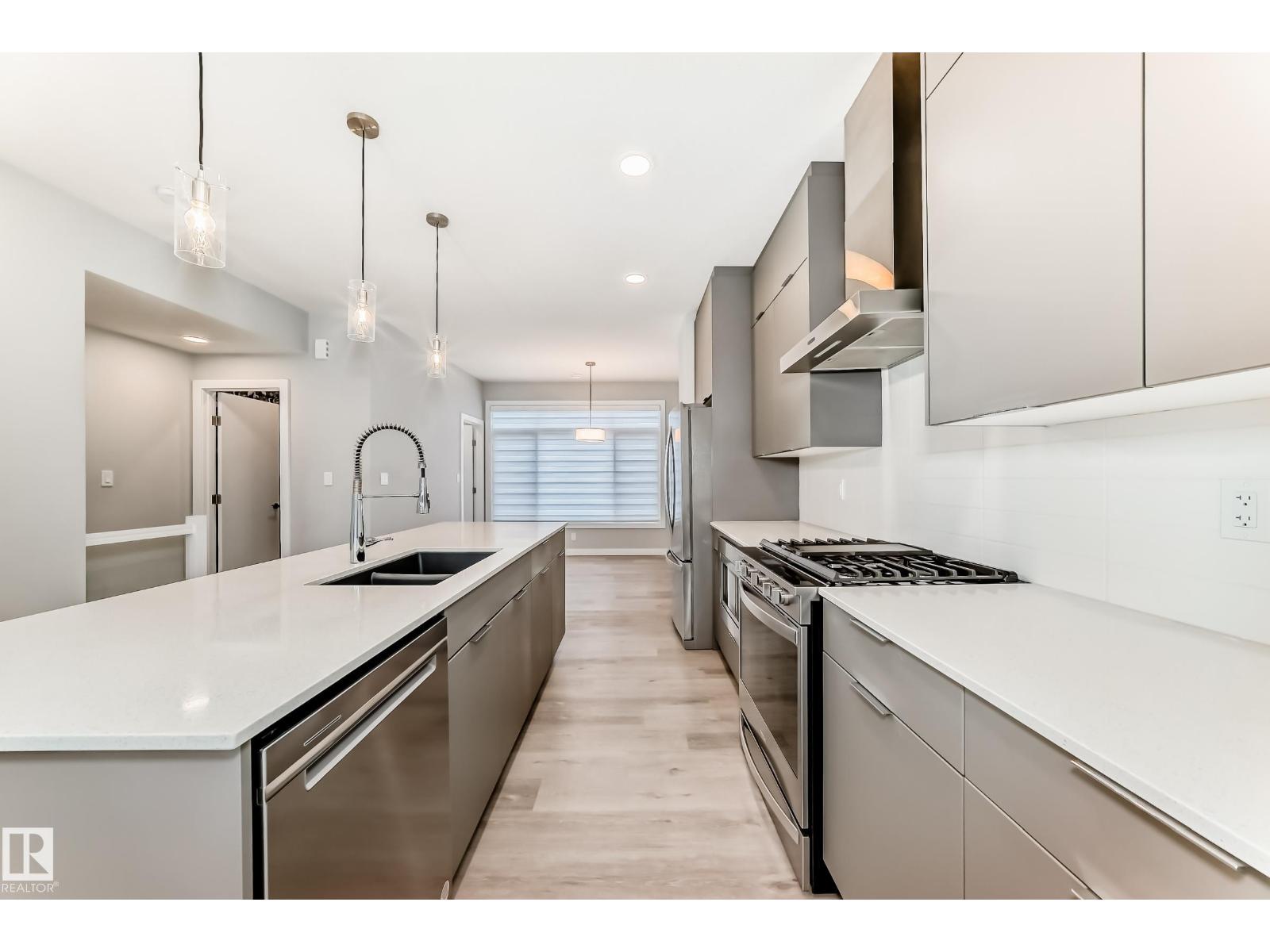 #30 50 EBONY BV, Sherwood Park