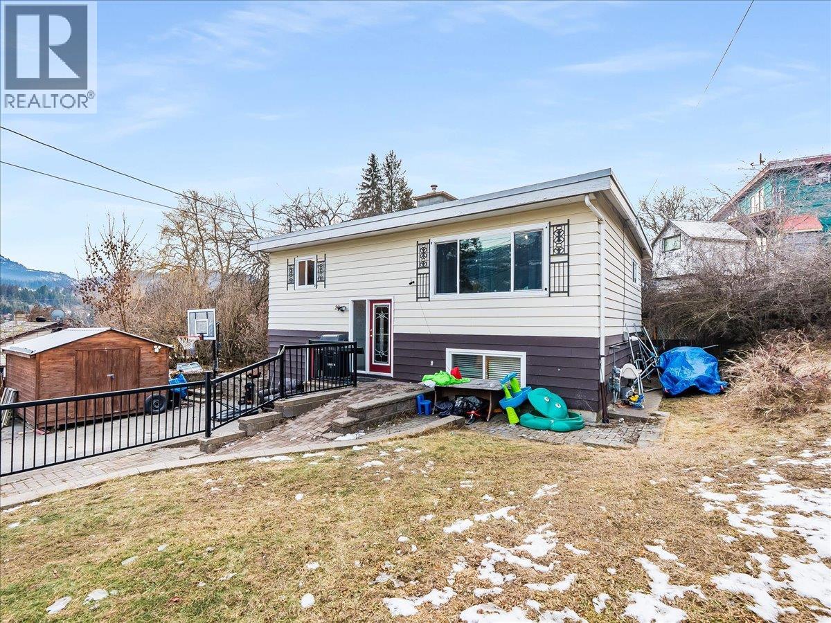 29 Kootenay Avenue N, Fruitvale