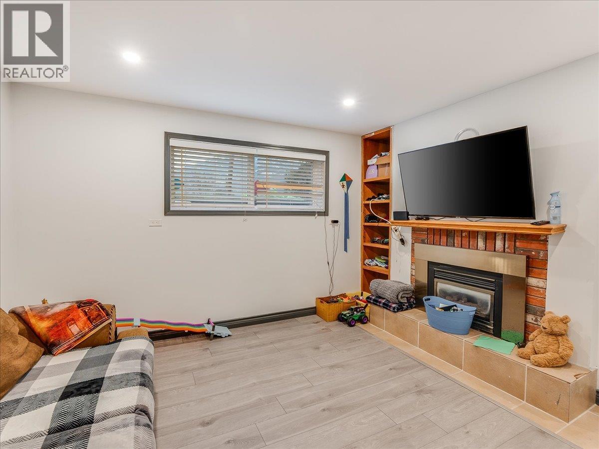 29 Kootenay Avenue N, Fruitvale