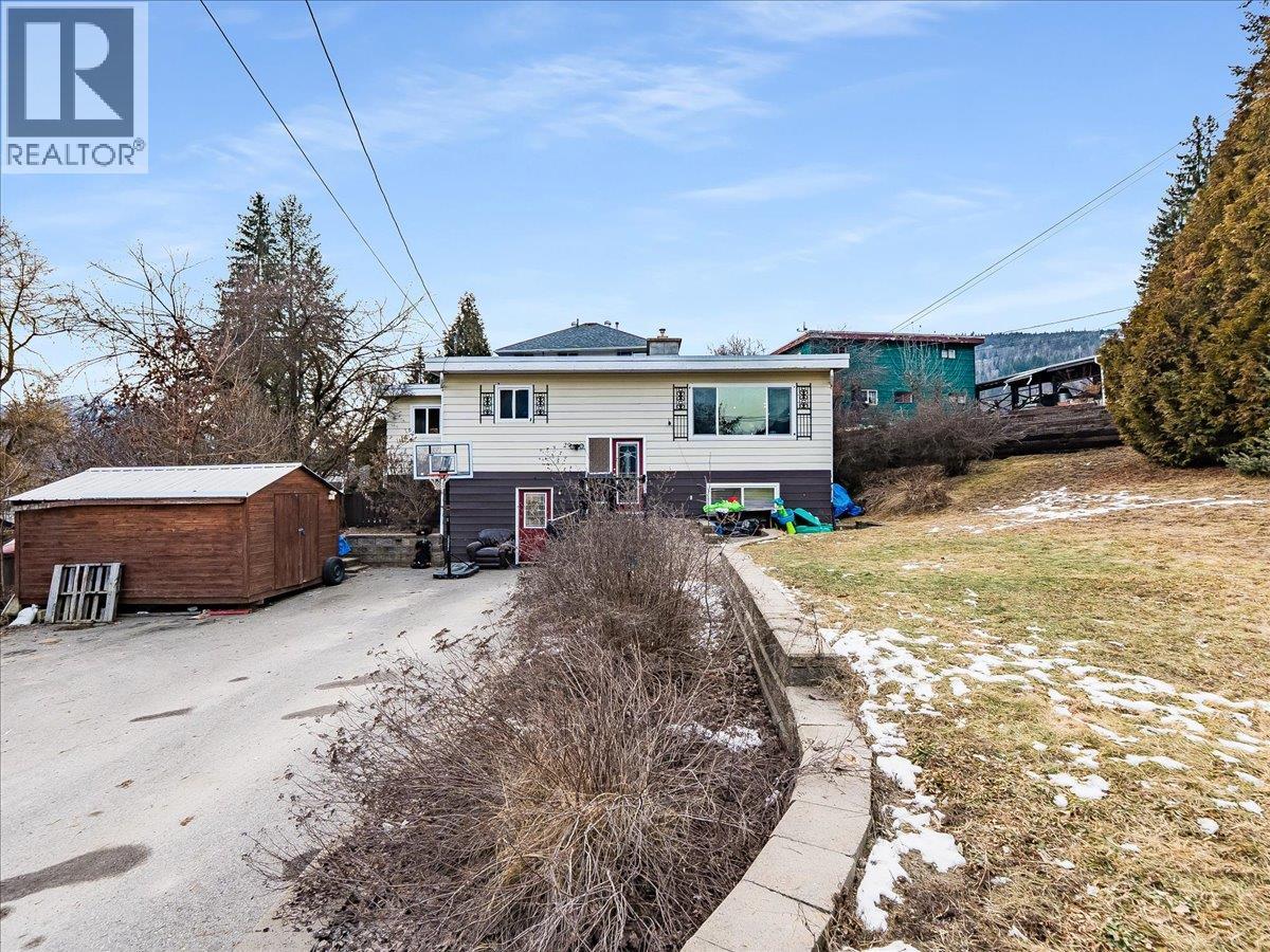 29 Kootenay Avenue N, Fruitvale