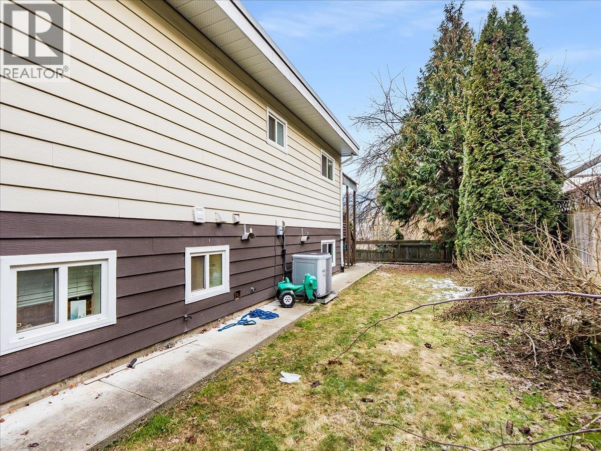 29 Kootenay Avenue N, Fruitvale