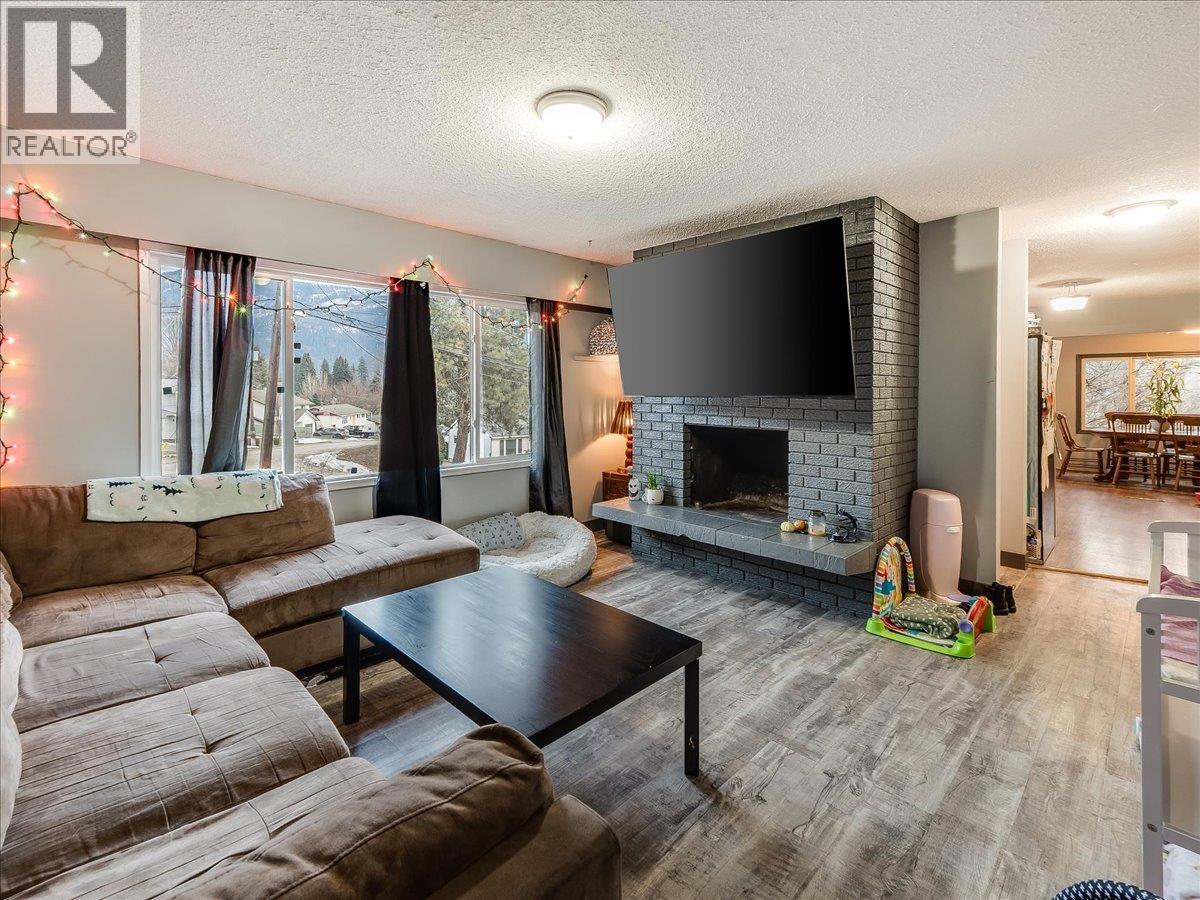 29 Kootenay Avenue N, Fruitvale