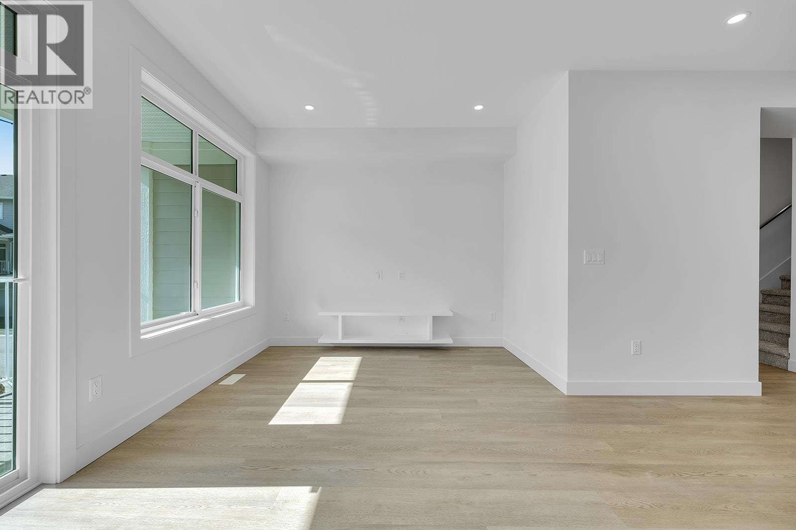 118 5300 Main Street, Kelowna