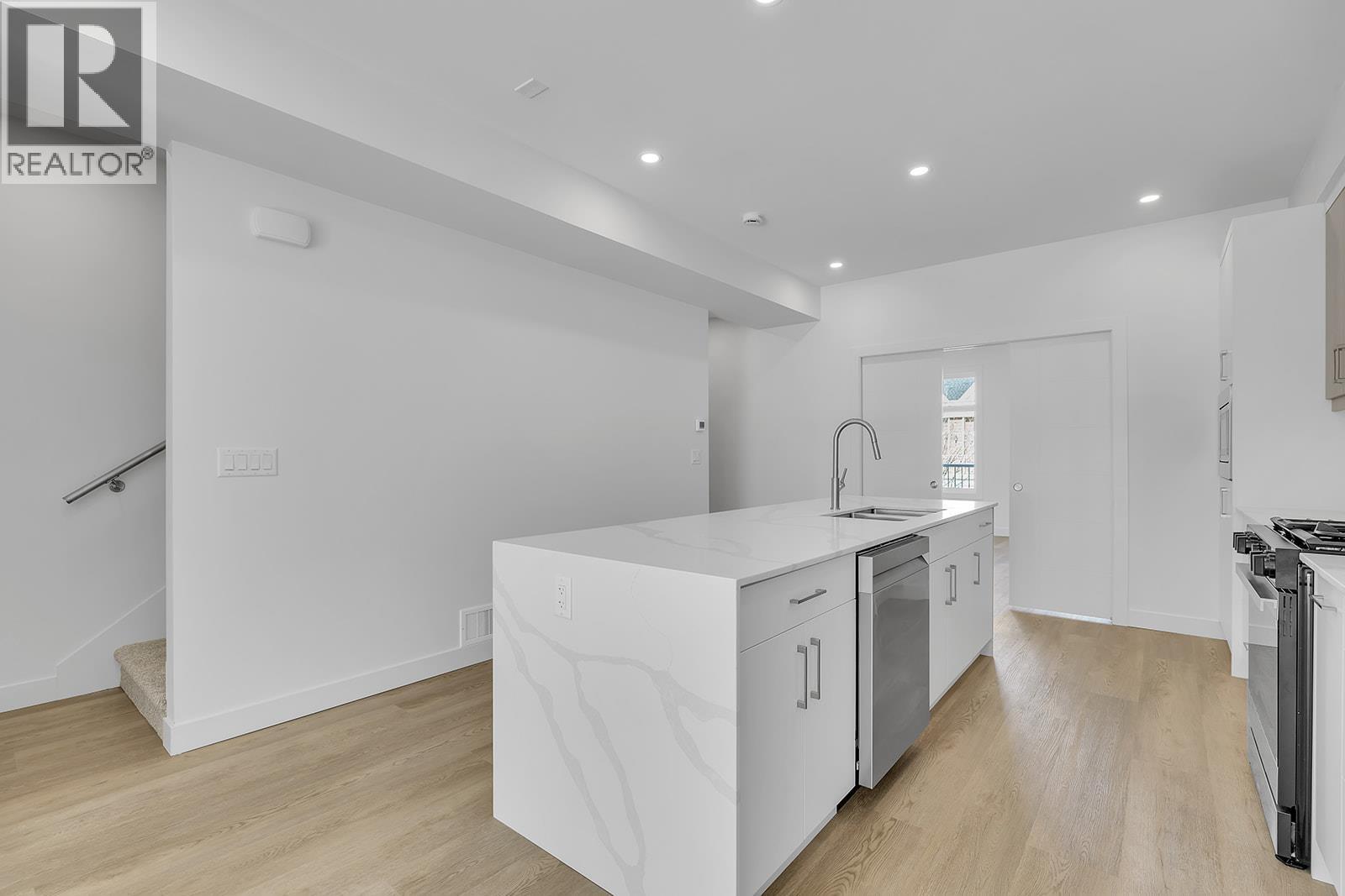 118 5300 Main Street, Kelowna