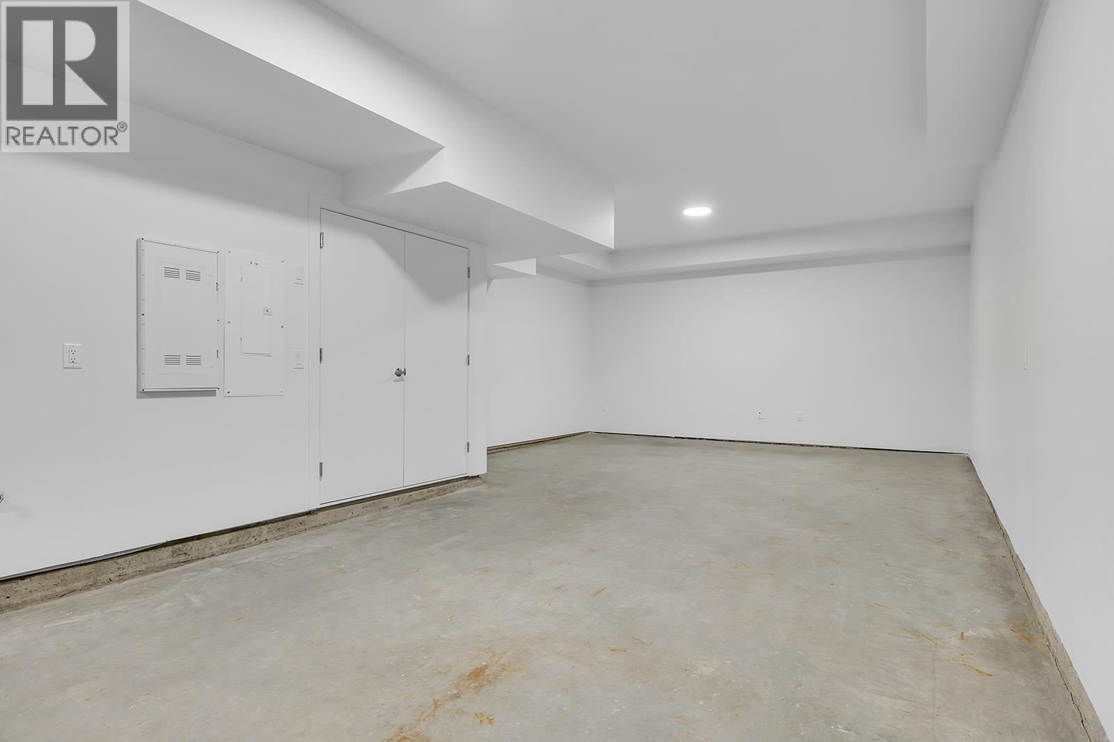 118 5300 Main Street, Kelowna