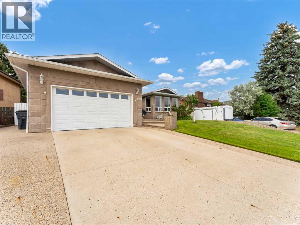 Single Family House Bungalow for Sale in   Avenue SE Connaught Medicine Hat 