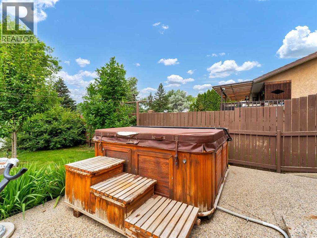 Single Family House Bungalow for Sale in   Avenue SE Connaught Medicine Hat 