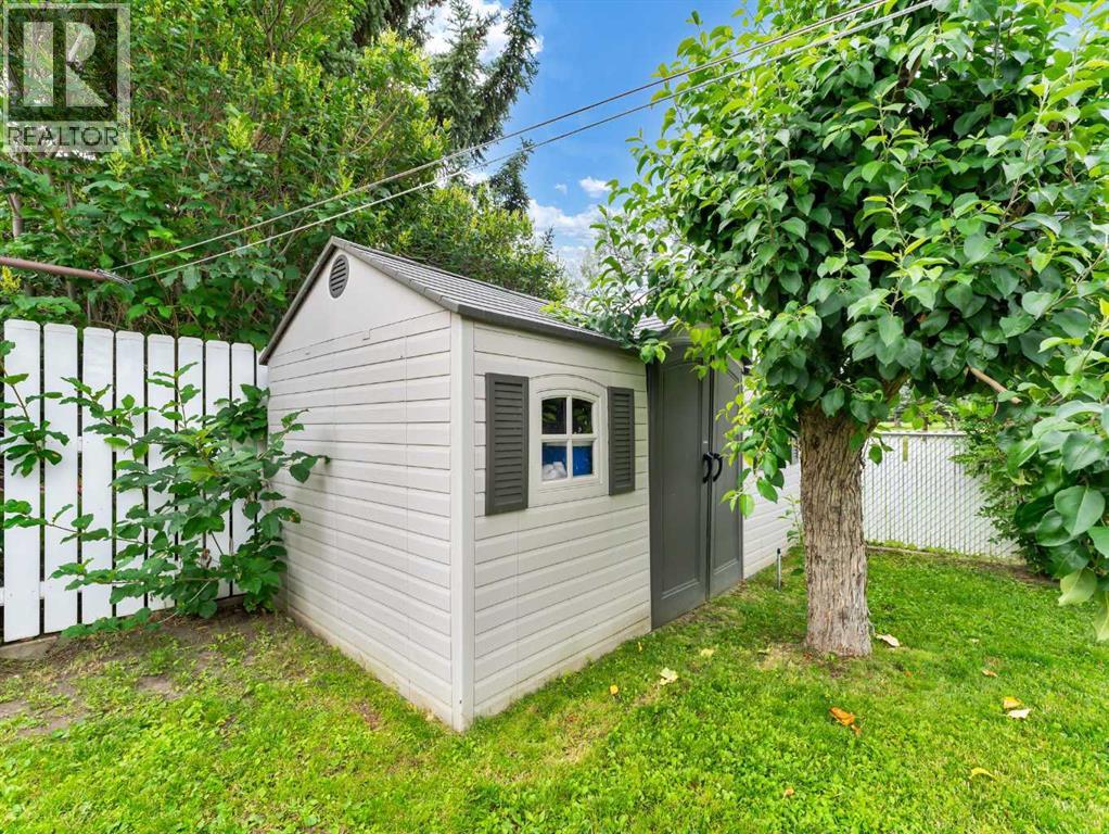 Single Family House Bungalow for Sale in   Avenue SE Connaught Medicine Hat 