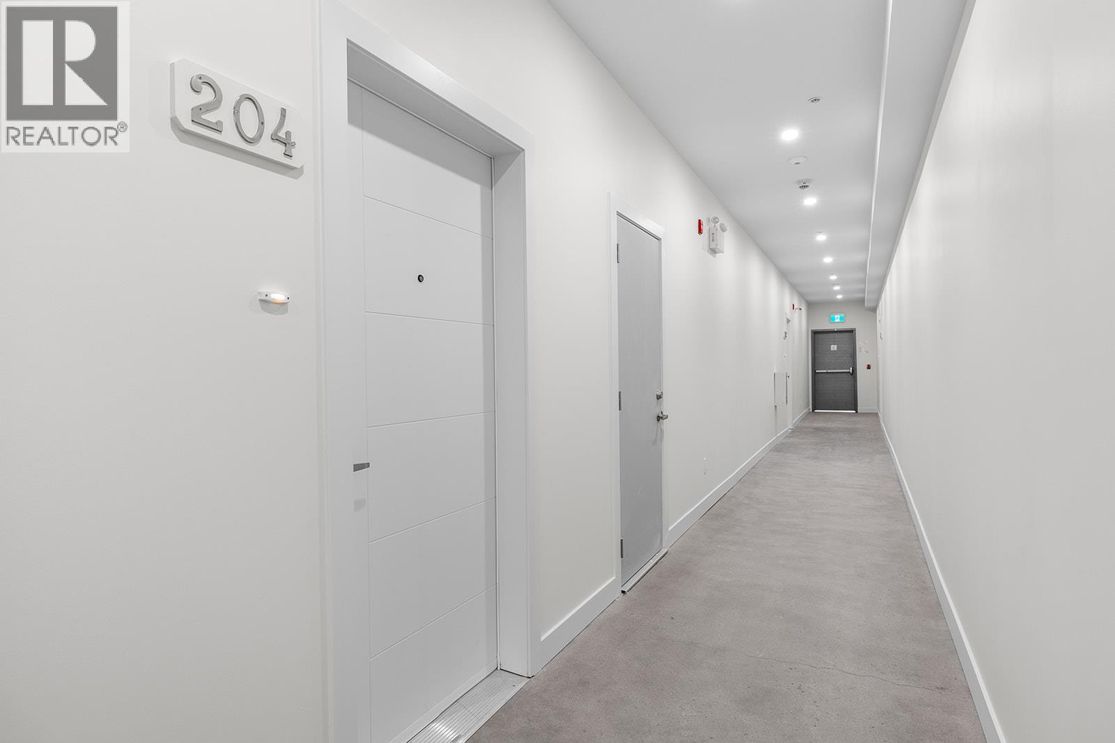 204 5300 Main Street, Kelowna