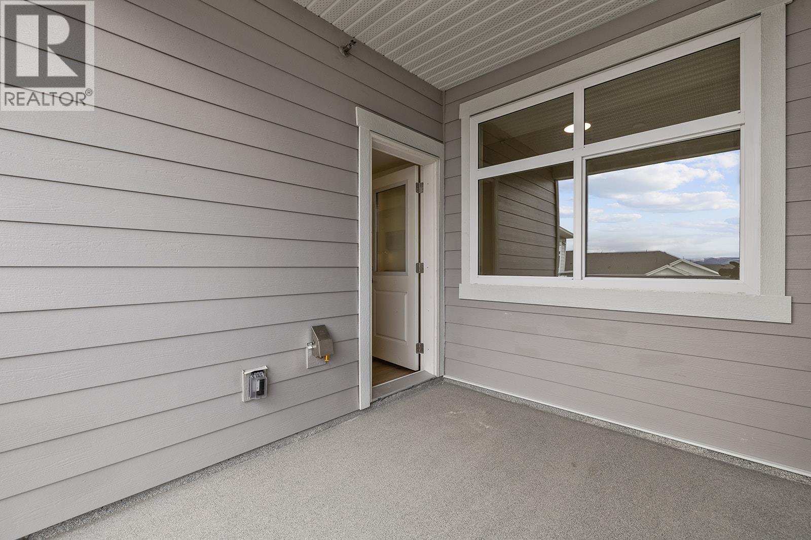 204 5300 Main Street, Kelowna