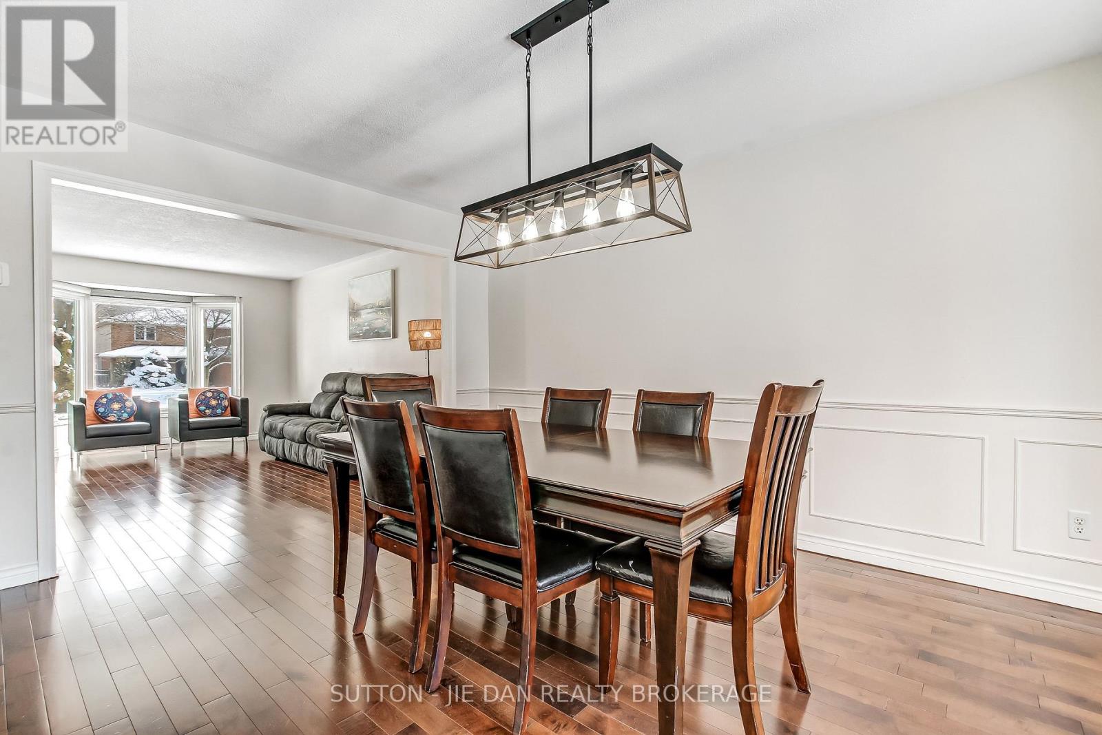 33 REPTON AVENUE - Photo 4 of 36, London North (North B), Ontario