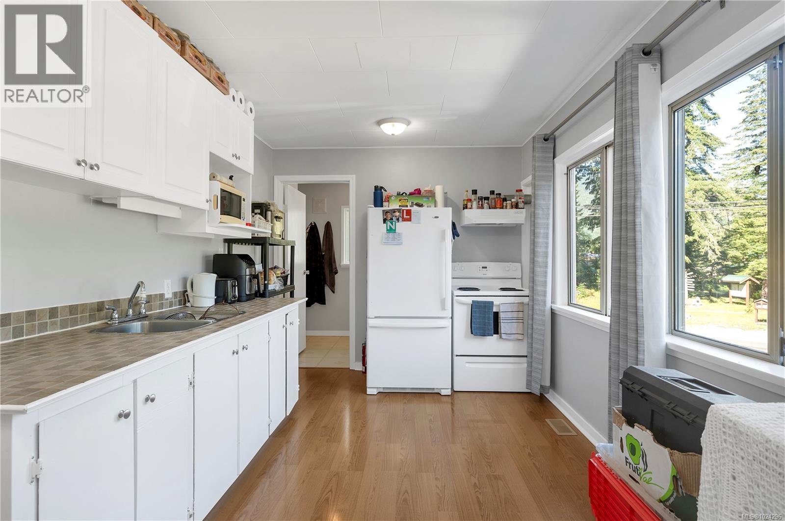 1260 SAYWARD RD - 37