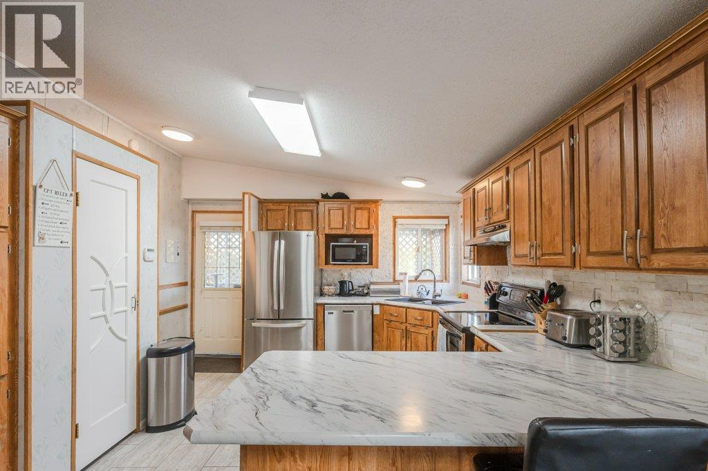 5617 HIGHWAY 97 - 17