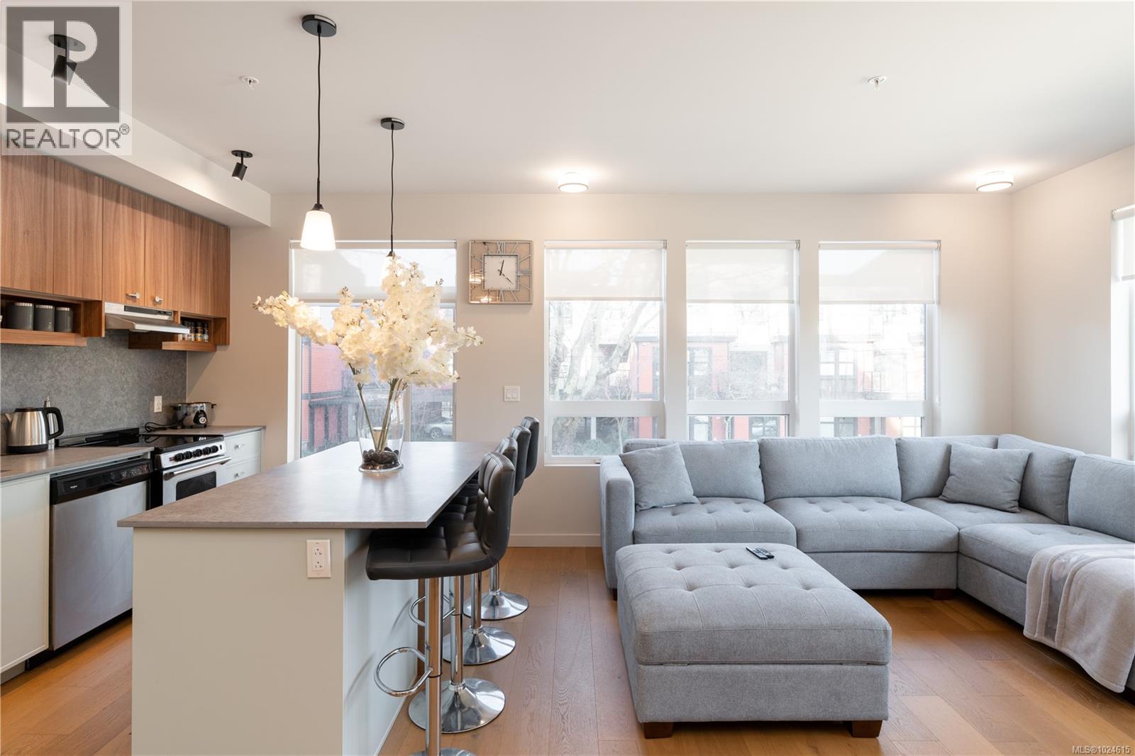 206 629 Speed Avenue, Victoria