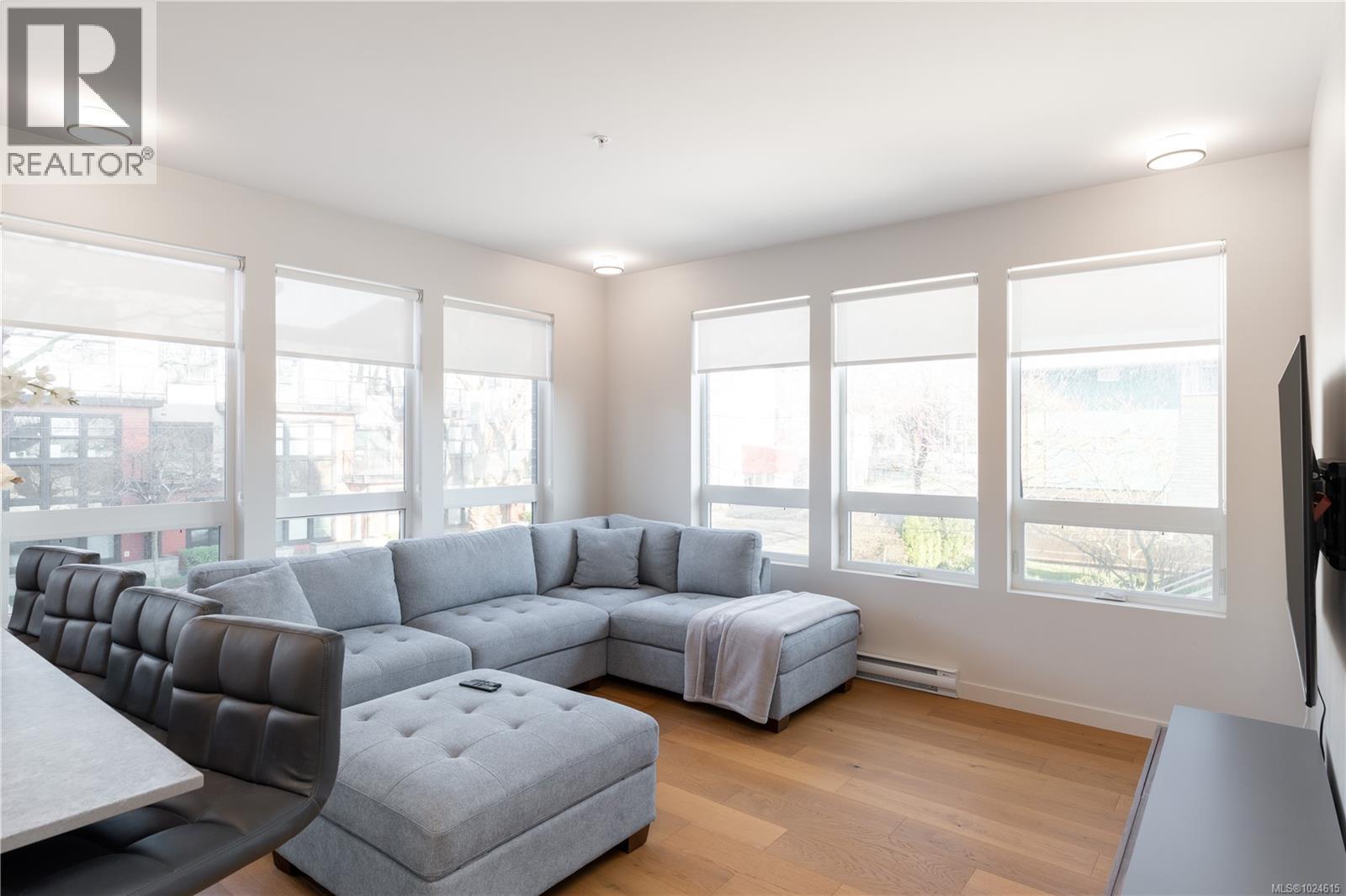 206 629 Speed Avenue, Victoria